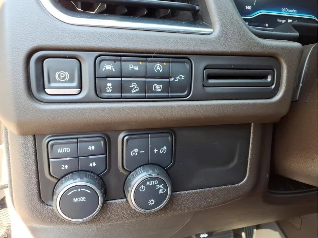 Used 2022 SUMMIT WHITE Chevrolet Z71 image 18