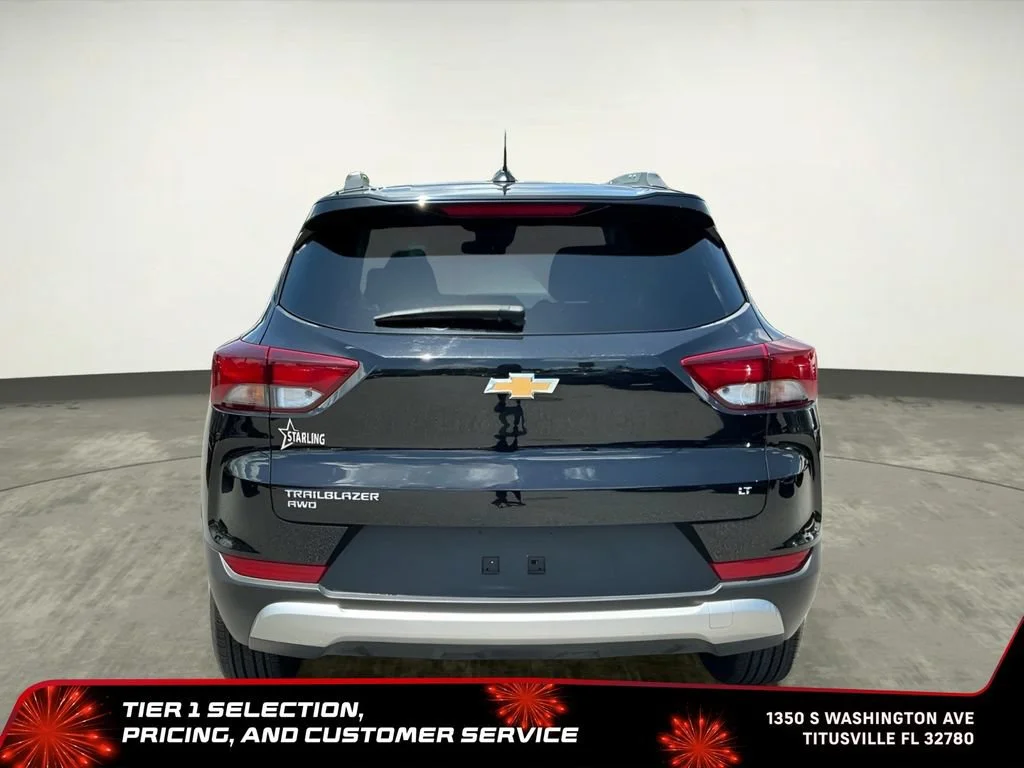 Used 2025 Mosaic Black Metallic Chevrolet LT image 6