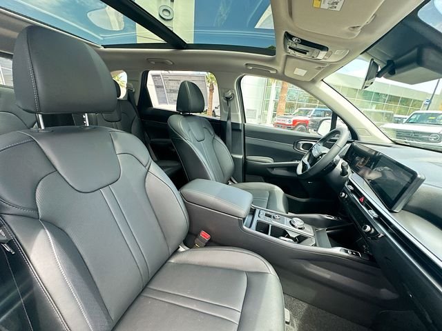 New 2026 Volcanic Sand Kia EX image 30