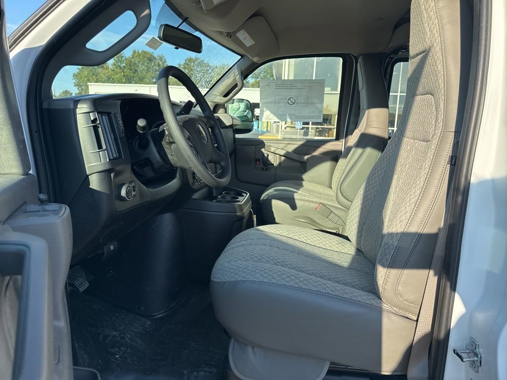 2025 Chevrolet Express Cargo Work Van - Photo 23