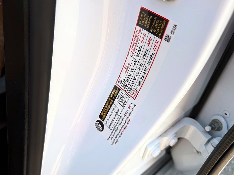 Used 2026 Radiant White/Black Obsidian INFINITI AUTOGRAPH image 31