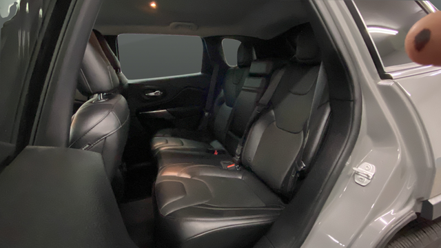 Used 2019 Sting-Gray Clearcoat Jeep Limited image 23