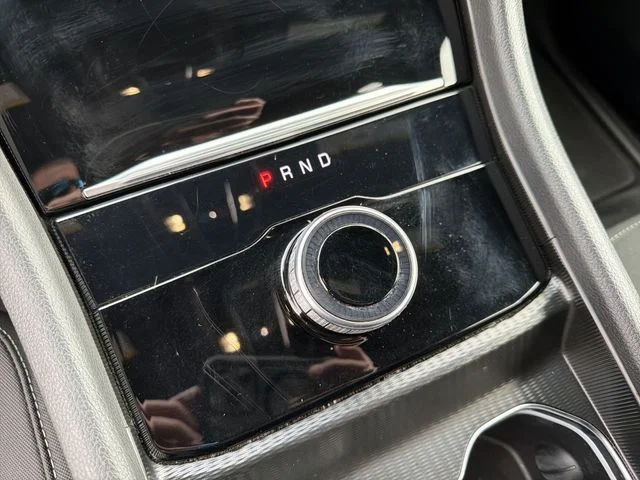 Used 2024 Red Jeep Laredo X image 21