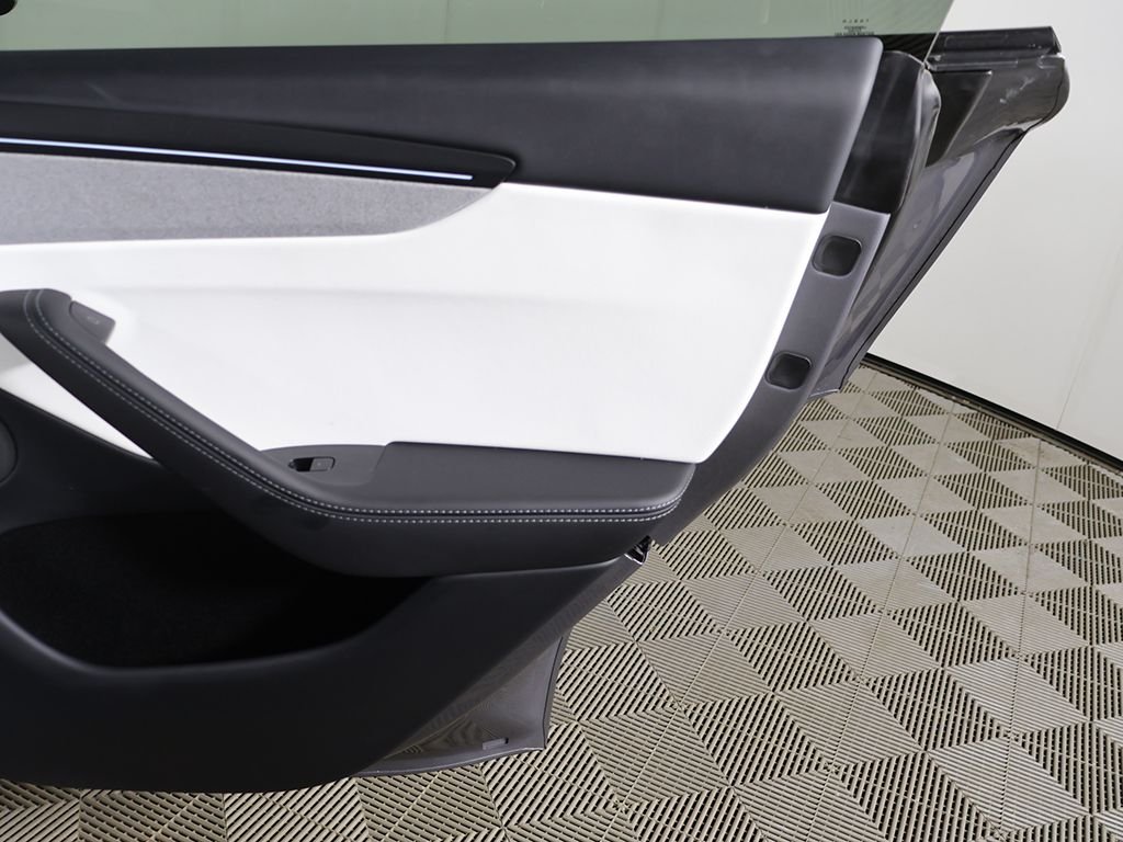 2026 Tesla Model Y Long Range - Photo 26