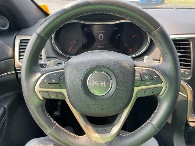 Used 2017 Crystal Metallic Jeep Limited image 13
