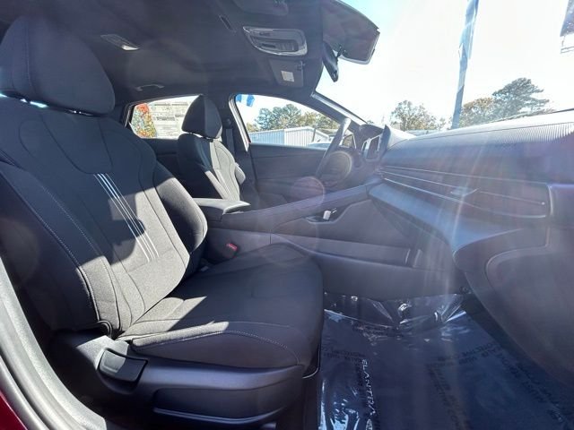 2026 Hyundai Elantra SEL - Photo 10