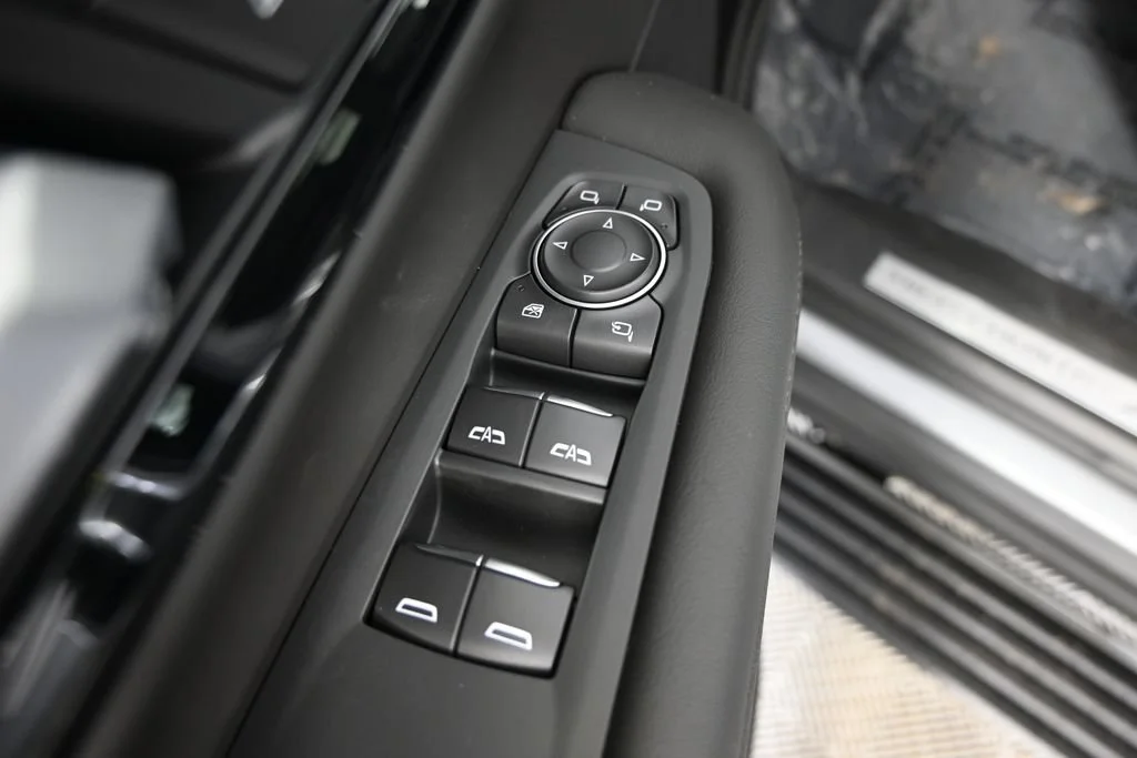 2026 Chevrolet Suburban High Country - Photo 21