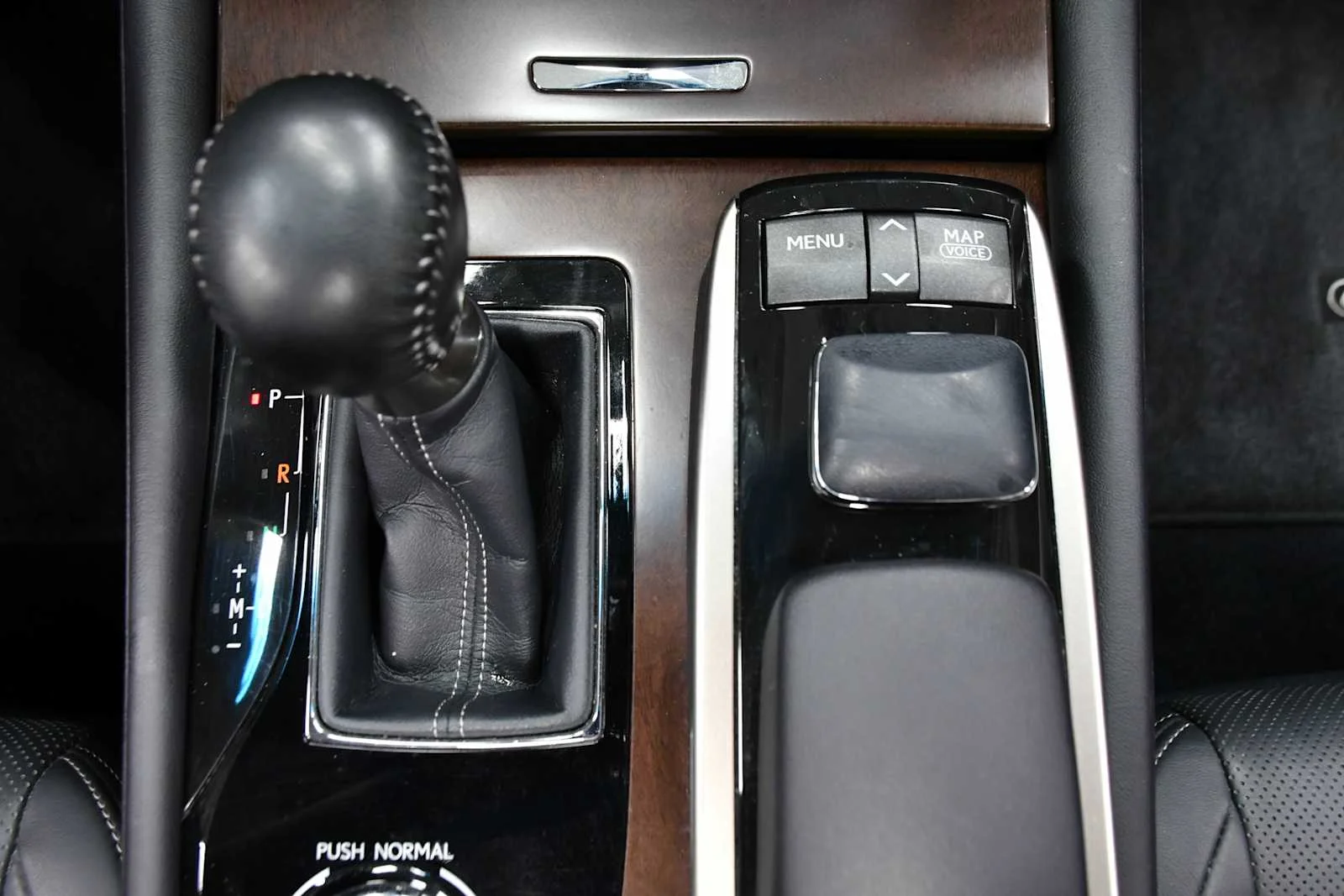 Used 2013 Nebula Gray Pearl Lexus  image 25