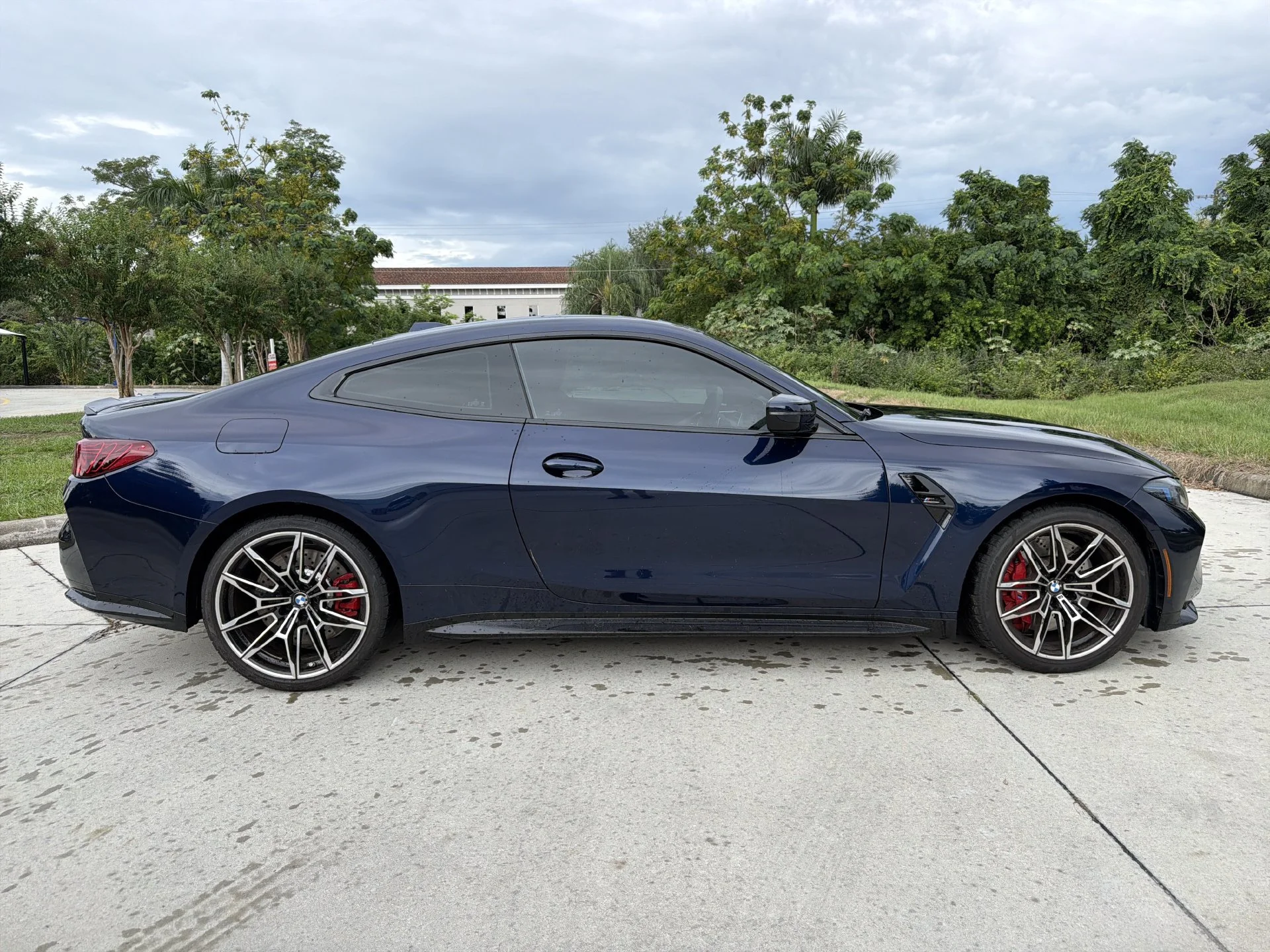 Used 2025 Tanzanite Blue II Metallic BMW Competition image 3