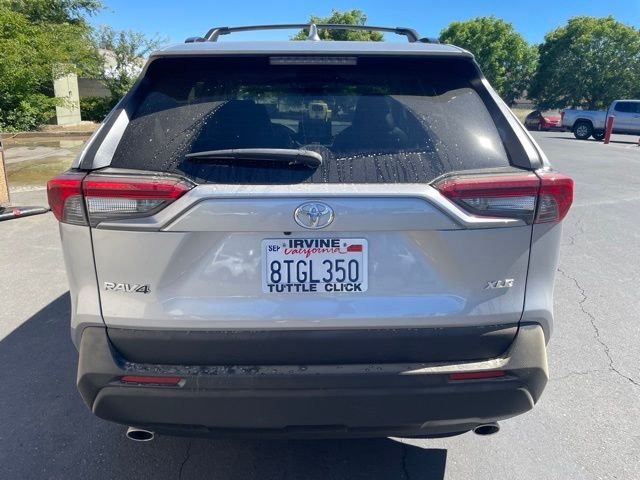 Used 2020 Silver Toyota XLE Premium image 4