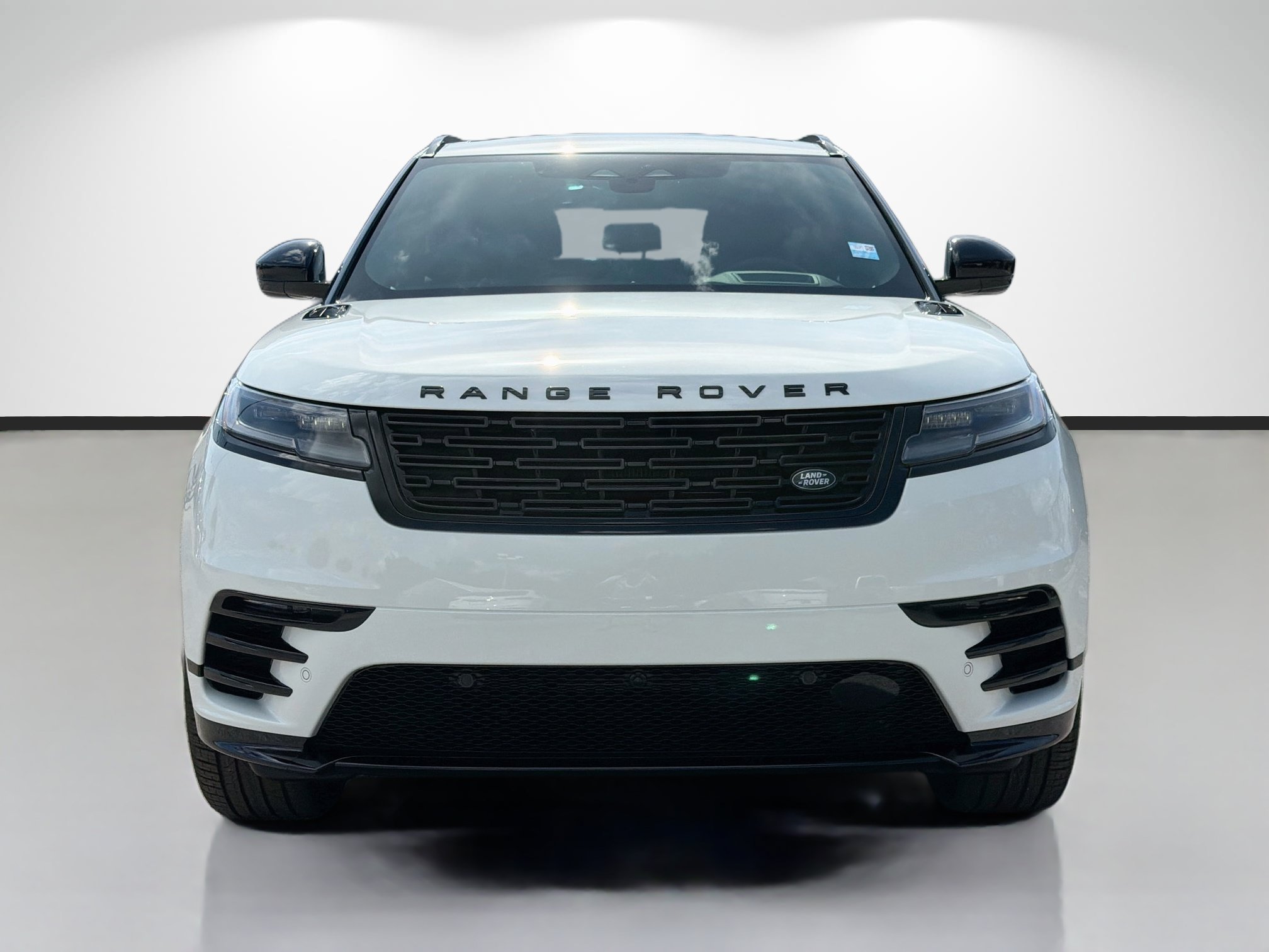 New 2026 Fuji White LAND ROVER  image 8