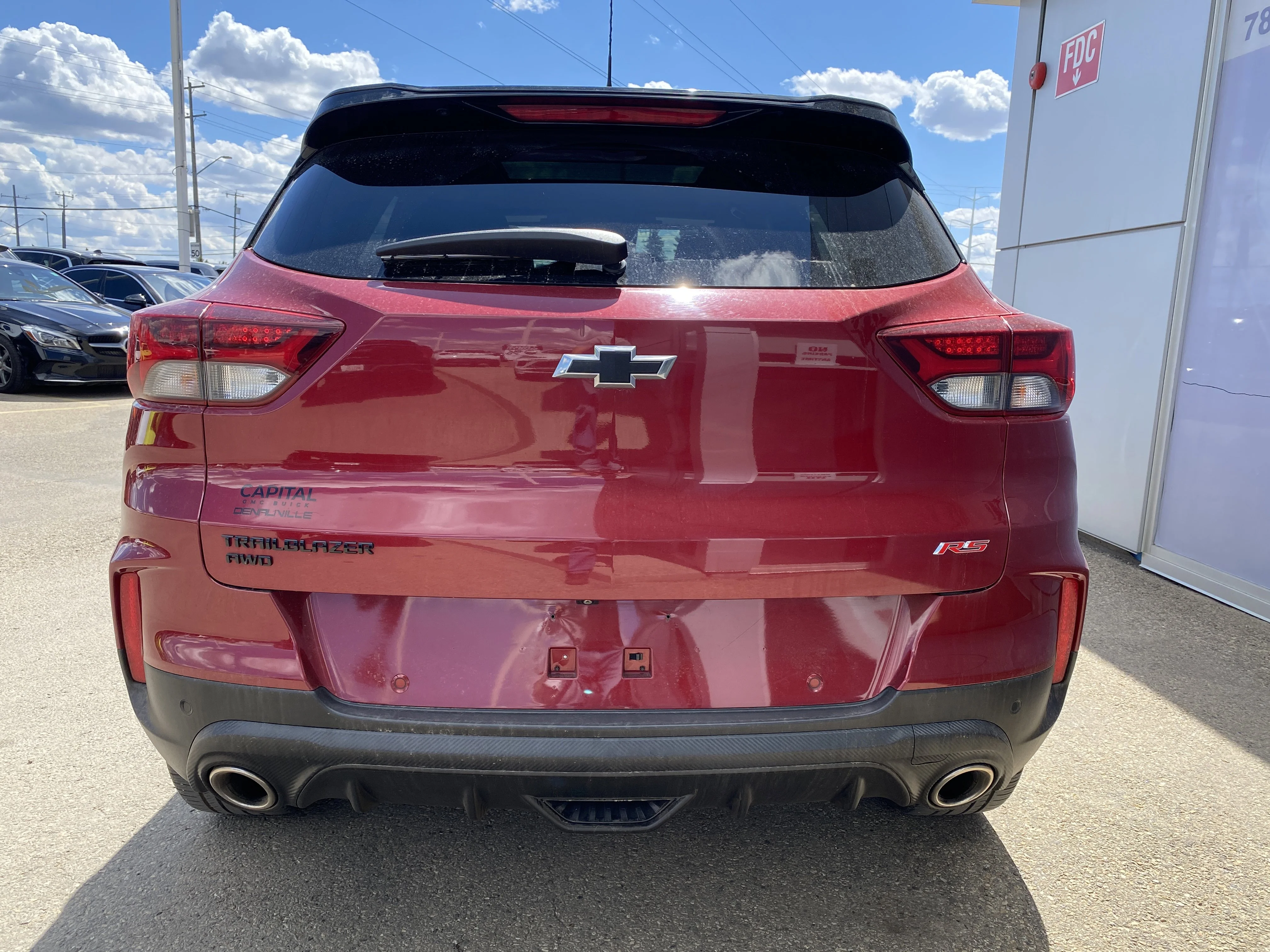 Used 2021 Red Chevrolet RS AWD * ADAPTIVE CRUISE * 18 ALLOYS * BLIND SPOT MONITORING * image 4