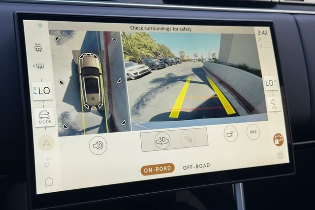 New 2026 Ostuni Pearl White Land Rover SE image 18