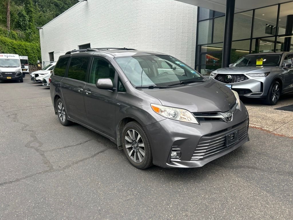 Used 2018 Predawn Gray Mica Toyota XLE image 2