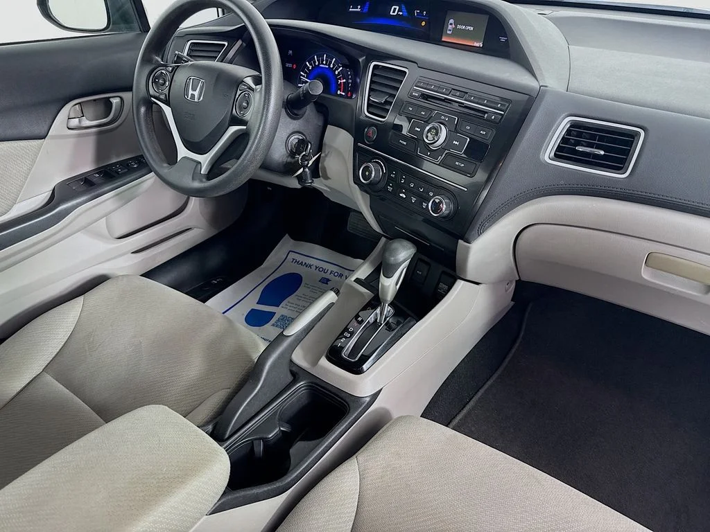 Used 2013 Silver Honda LX image 33