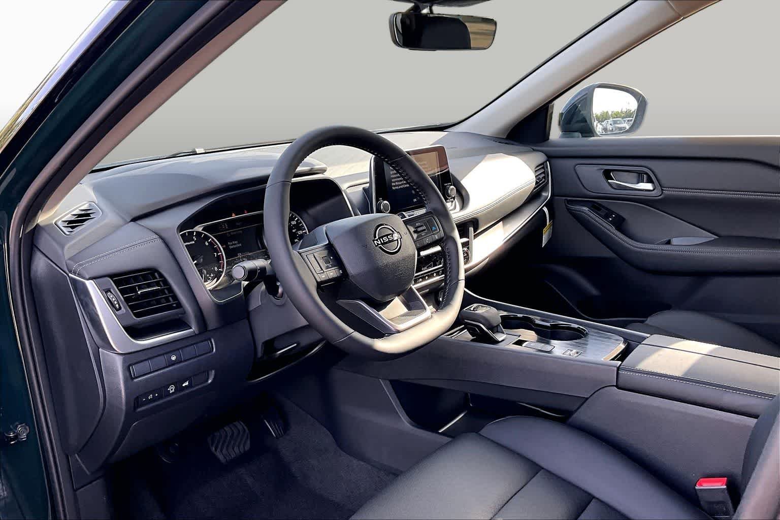 New 2026 Obsidian Green Pearl Nissan Dark Armor image 10