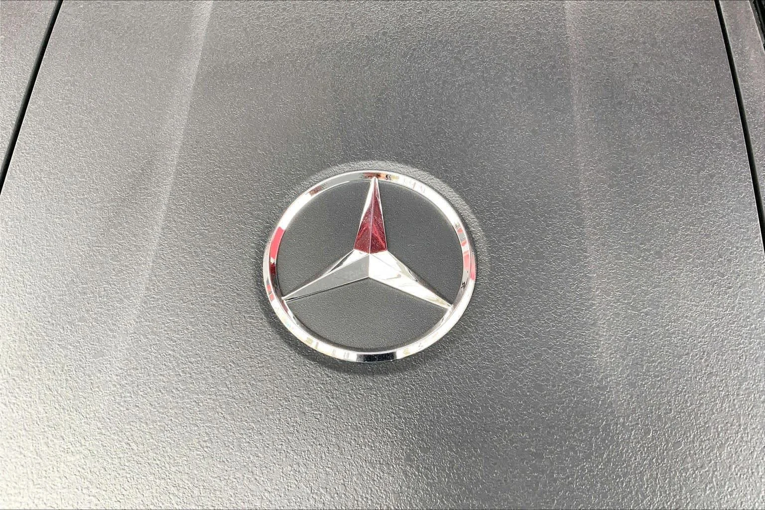 New 2026 MANUFAKTUR Patagonia Red Metallic Mercedes-Benz C 300 image 16
