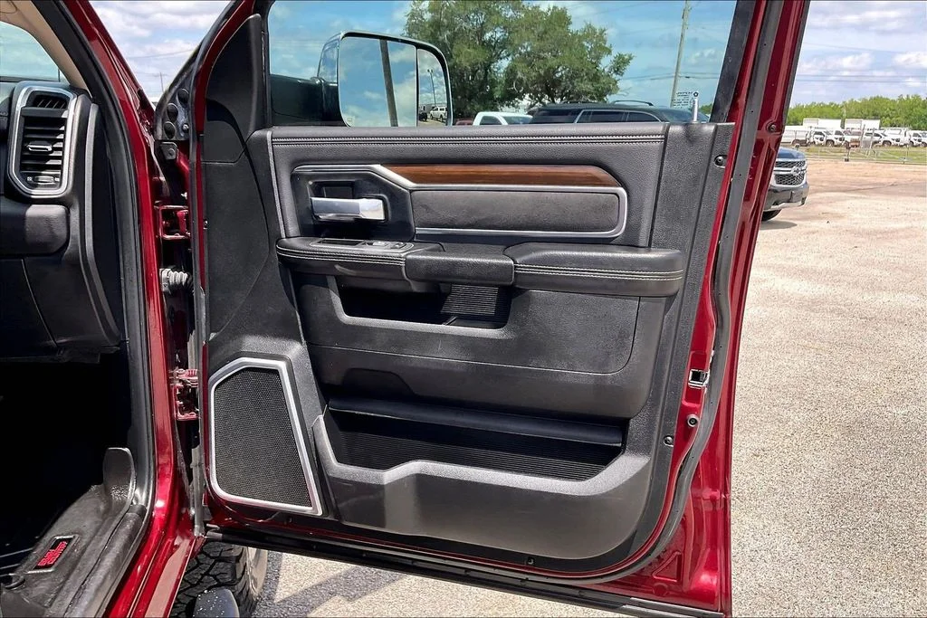 Used 2022 Red Ram Laramie image 29