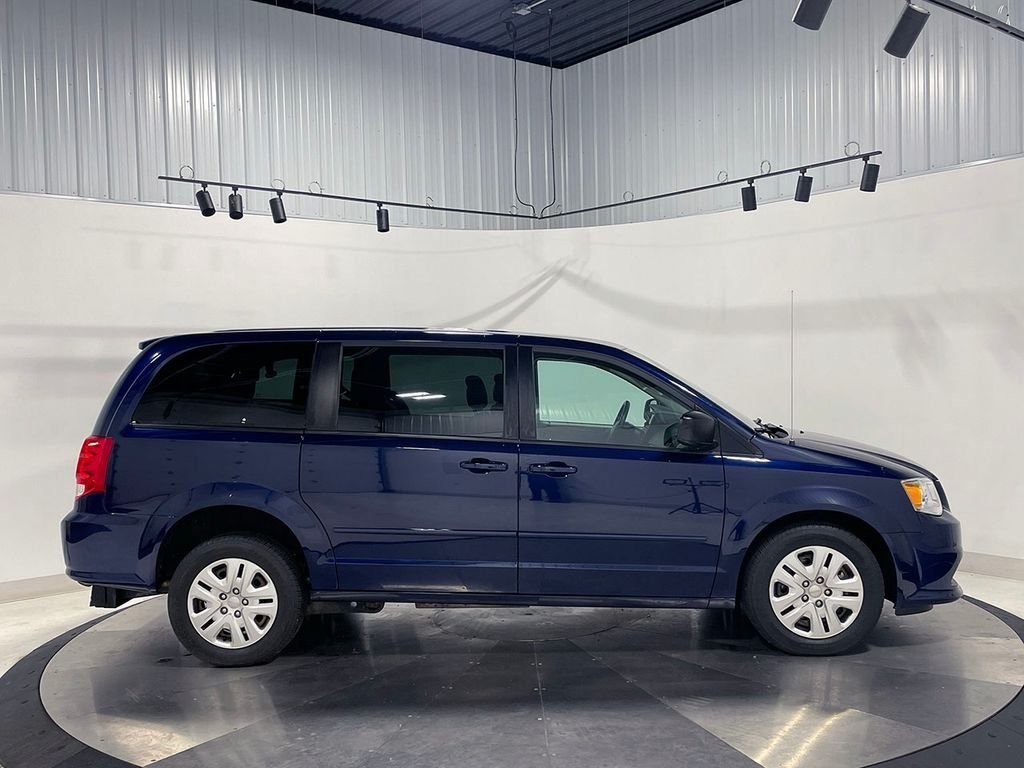 Used 2017 Blue Dodge SE image 4