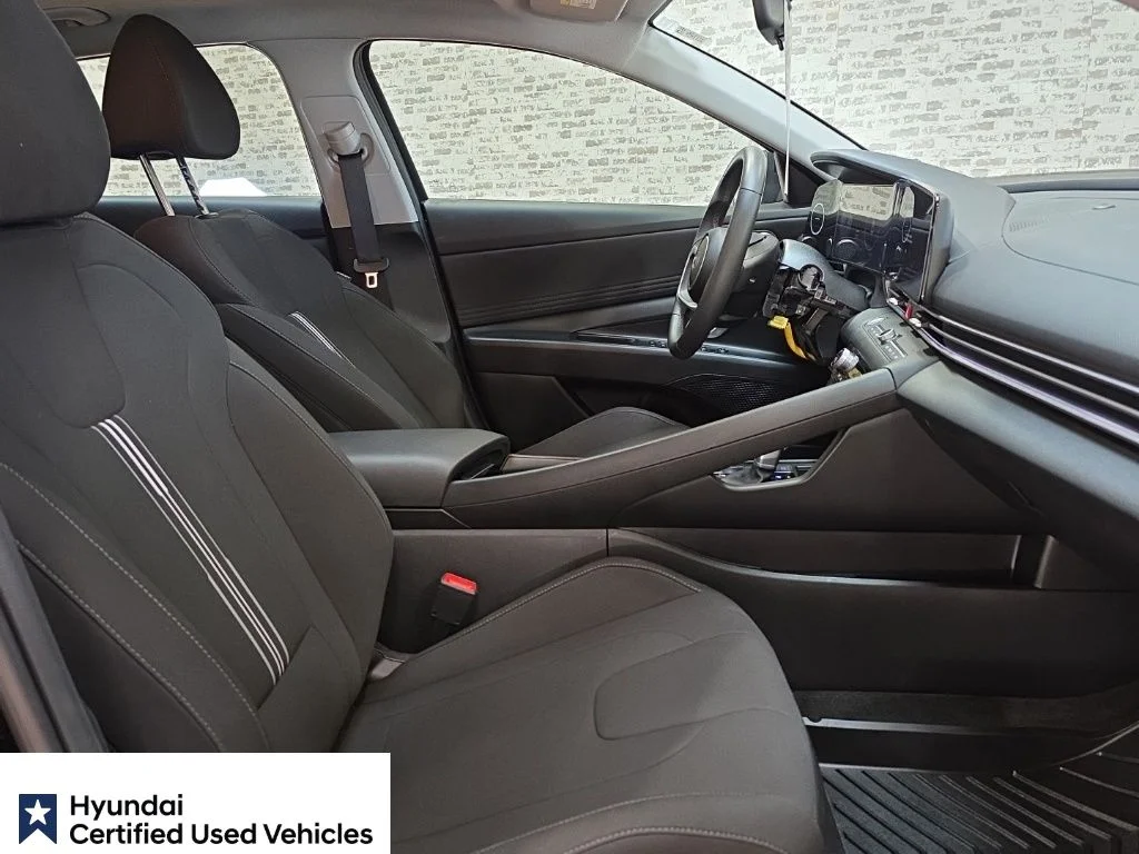 Certified Used 2025 Abyss Black Hyundai SEL Convenience image 9