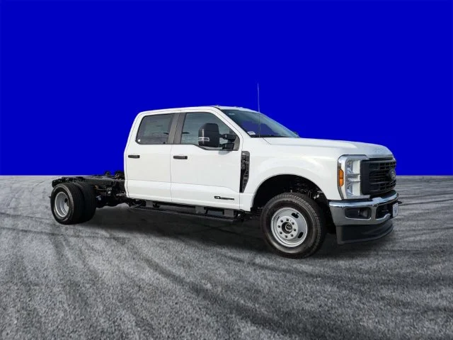 New 2027 Oxford White Ford F-350® XL image 2