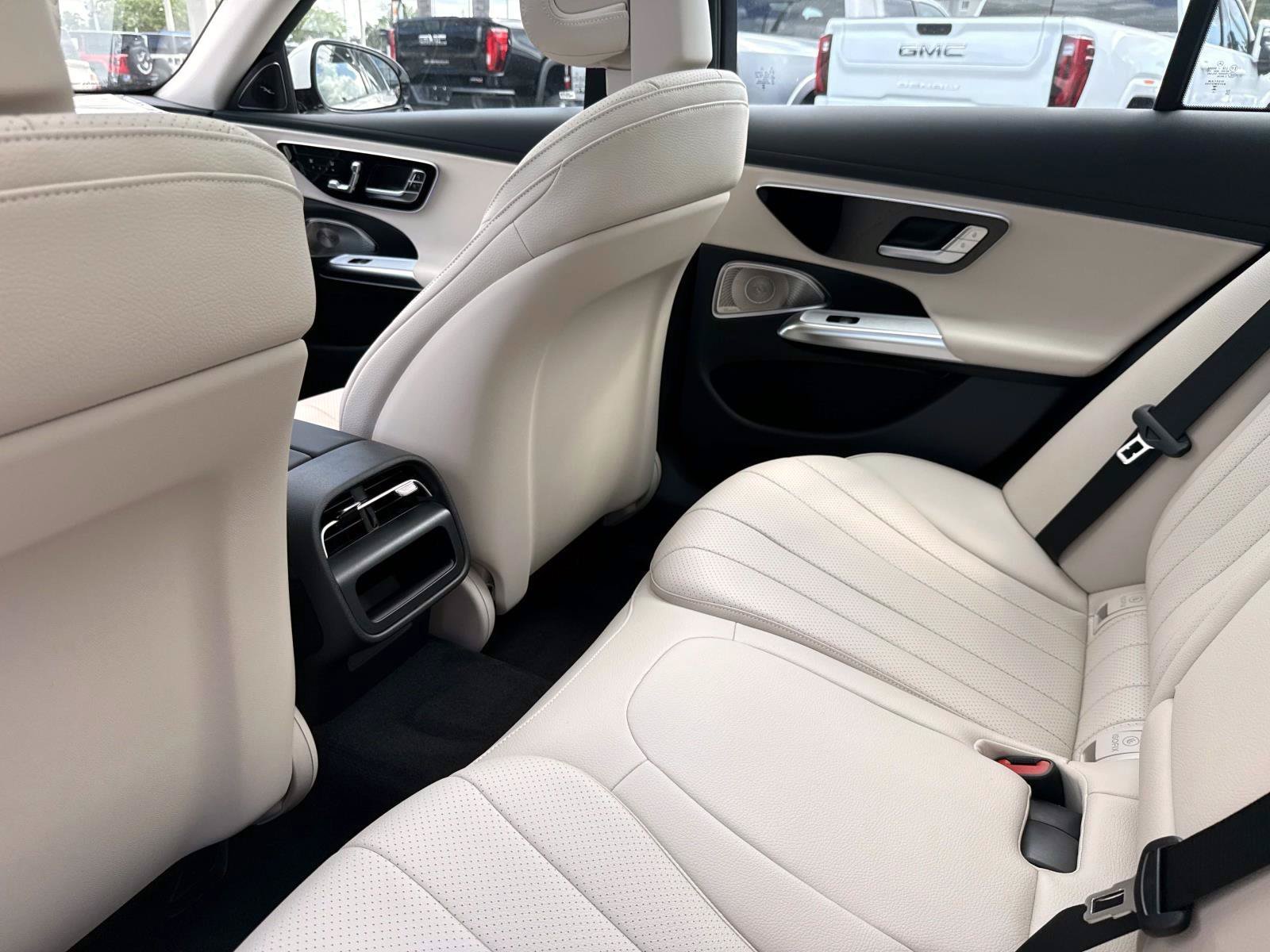 New 2027 Polar White Mercedes-Benz E 450 4MATIC® Sedan image 14
