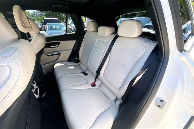 Used 2026 White Mercedes-Benz GLC 300 image 17