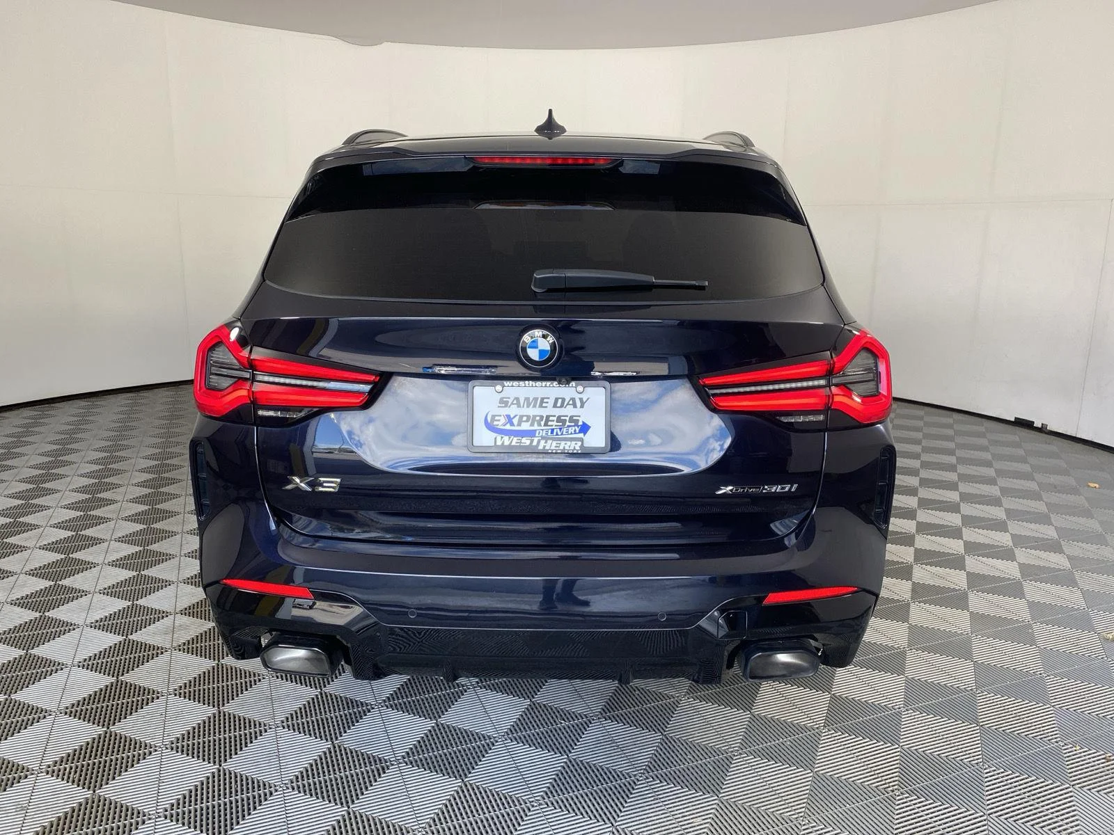 Used 2024 Carbon Black Metallic BMW xDrive30i image 18