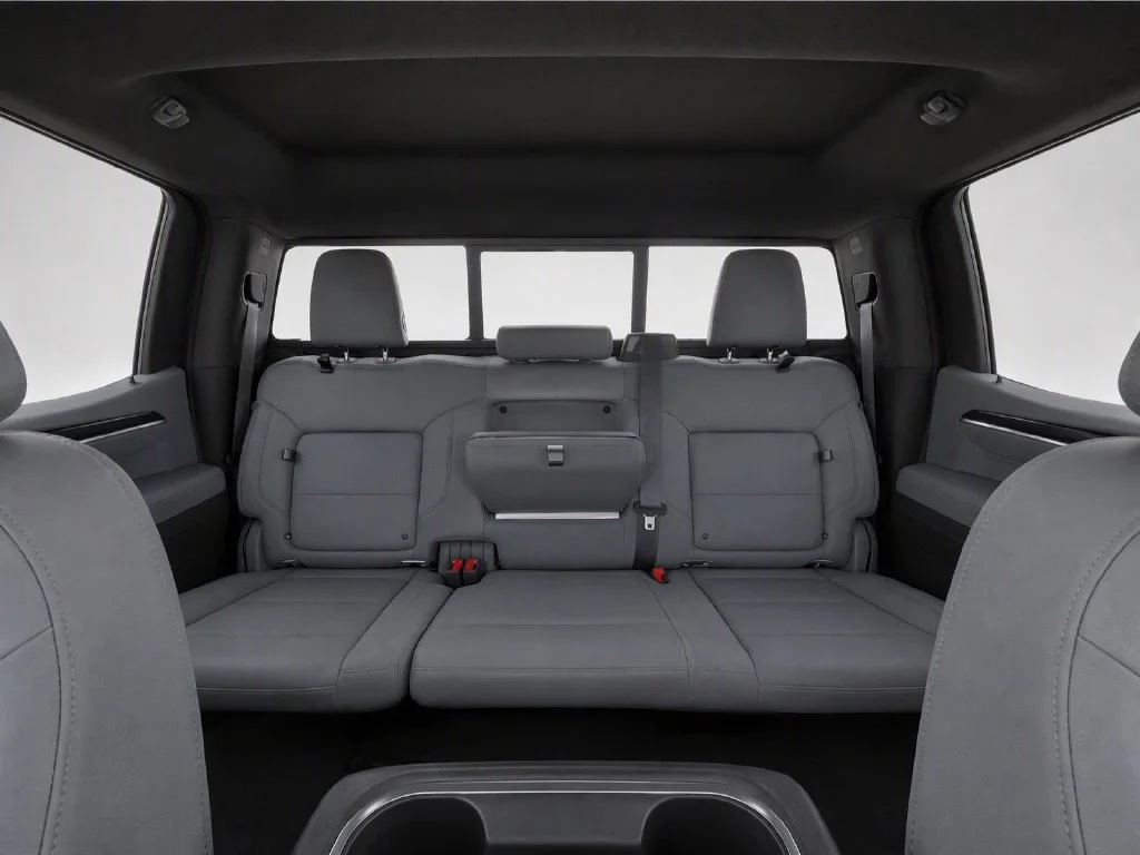 Used 2022 White GMC SLT image 31