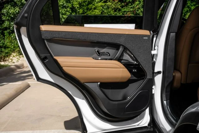 New 2026  Land Rover SE image 53
