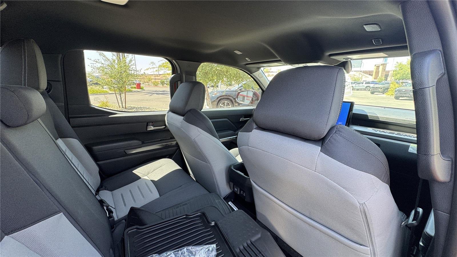 2025 Toyota Tacoma TRD Off Road - Photo 13