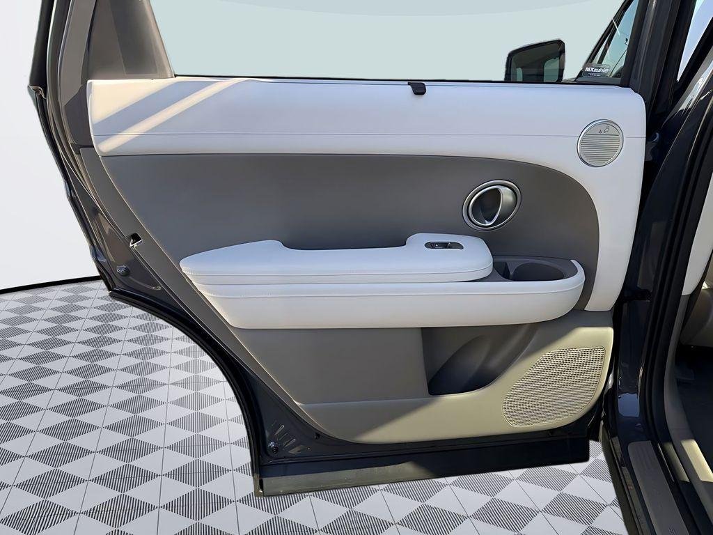 New 2026 Gray Hyundai SEL 7P image 29