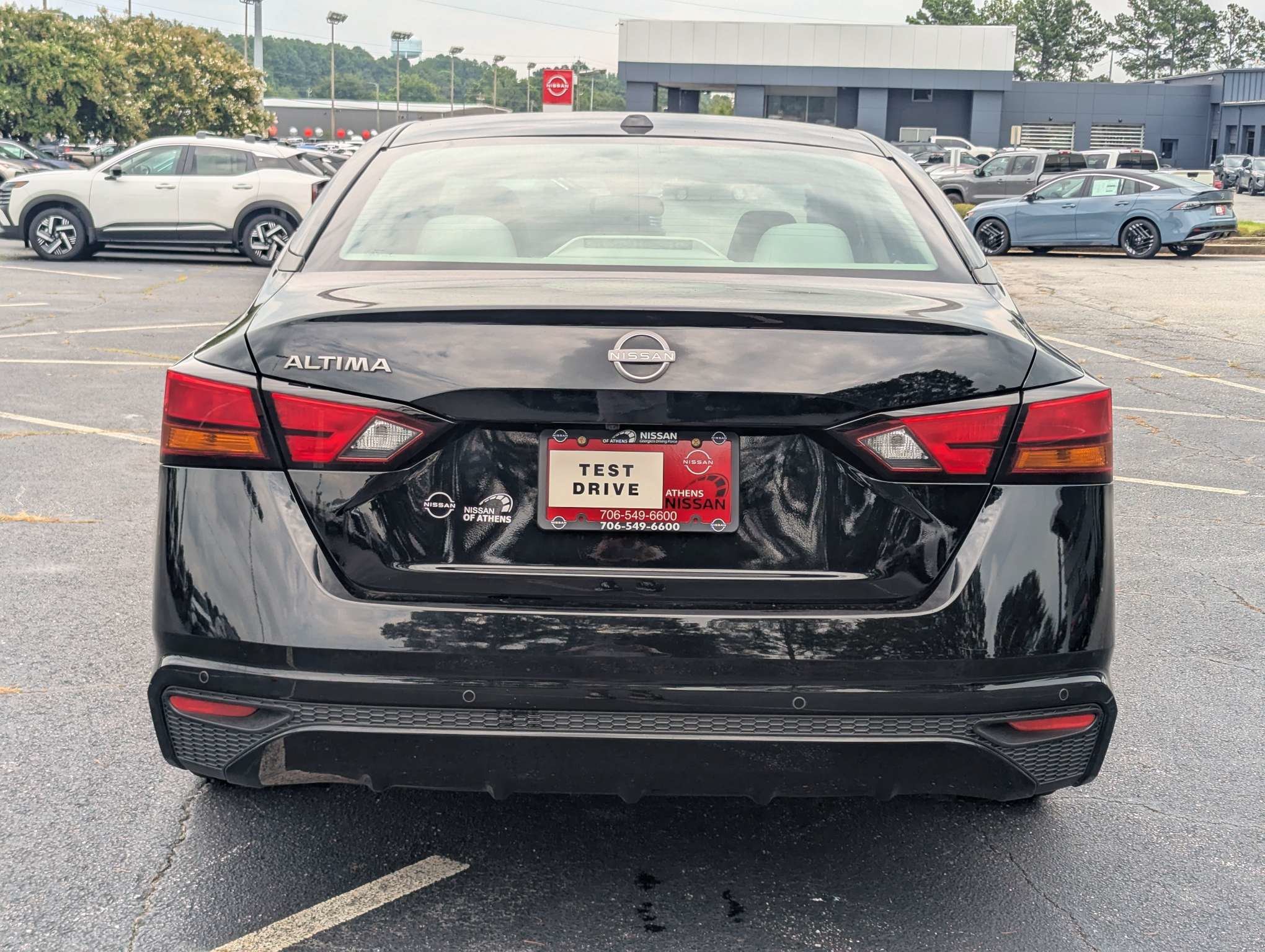Used 2025 Black Nissan 2.5 SV image 4
