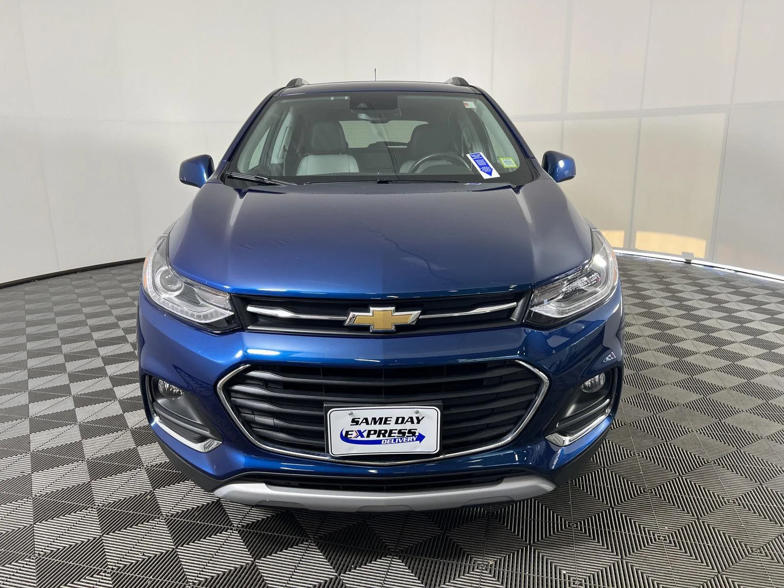 Used 2019 Pacific Blue Metallic Chevrolet Premier image 21