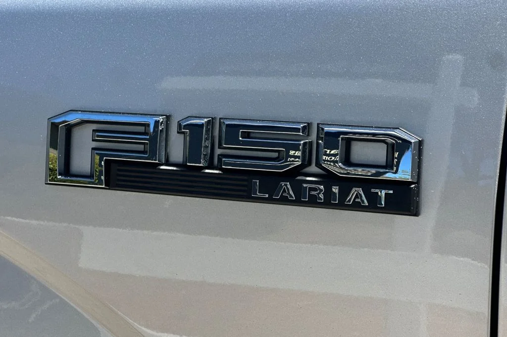 Used 2018 Ingot Silver Ford Lariat image 28