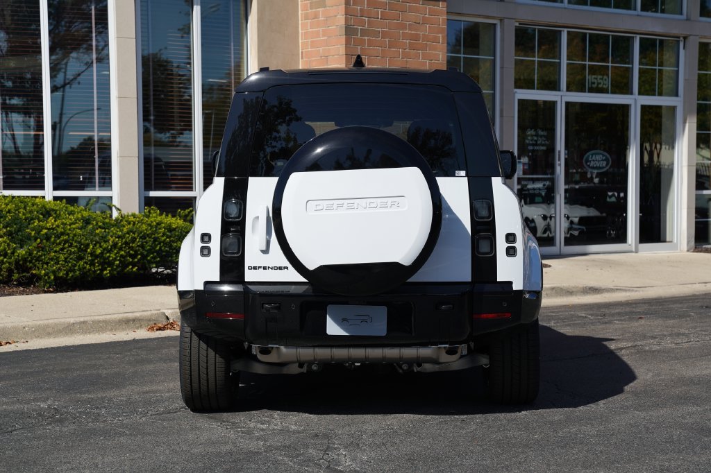 New 2026 Fuji White Land Rover X-Dynamic SE image 5