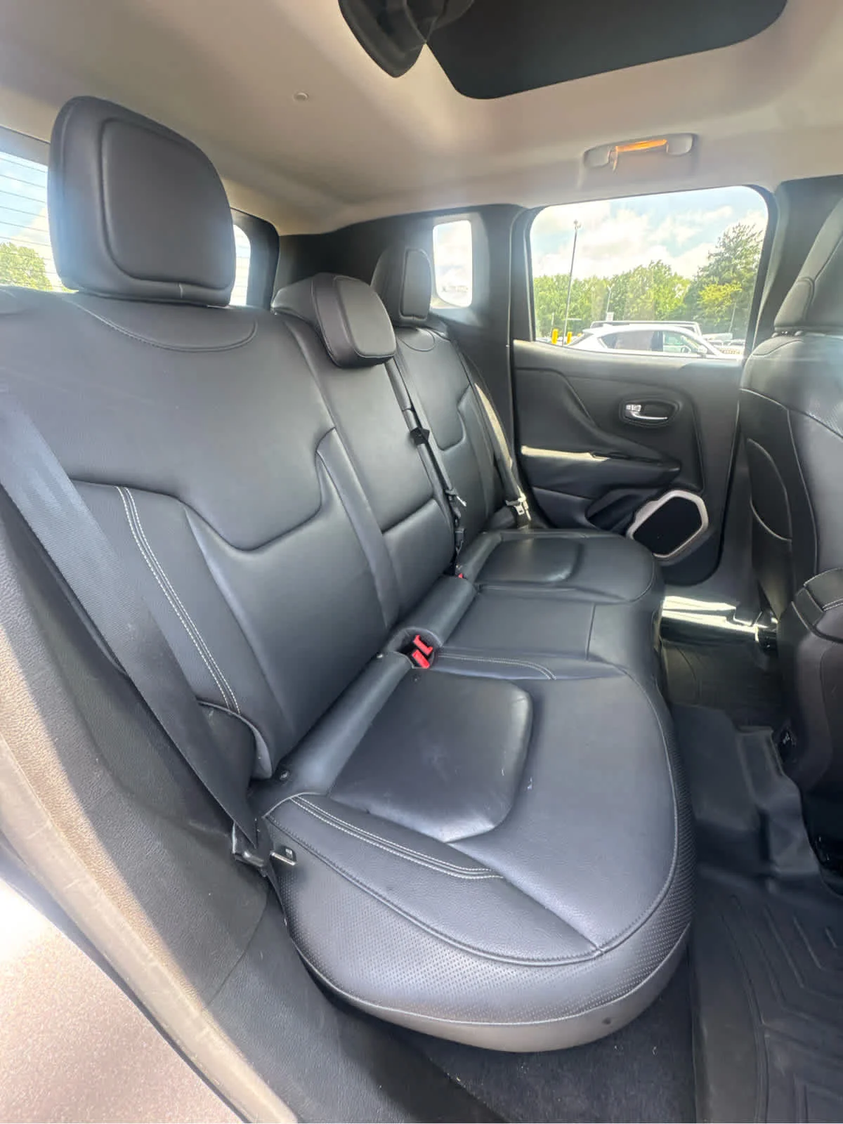 Used 2016 Granite Crystal Clearcoat Metallic Jeep Limited image 22