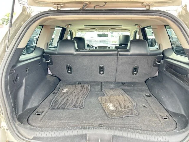 Used 2009 Light Graystone Pearl Jeep Laredo image 10