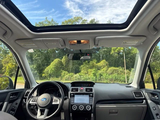 Used 2018 White Subaru 2.5i Limited image 13