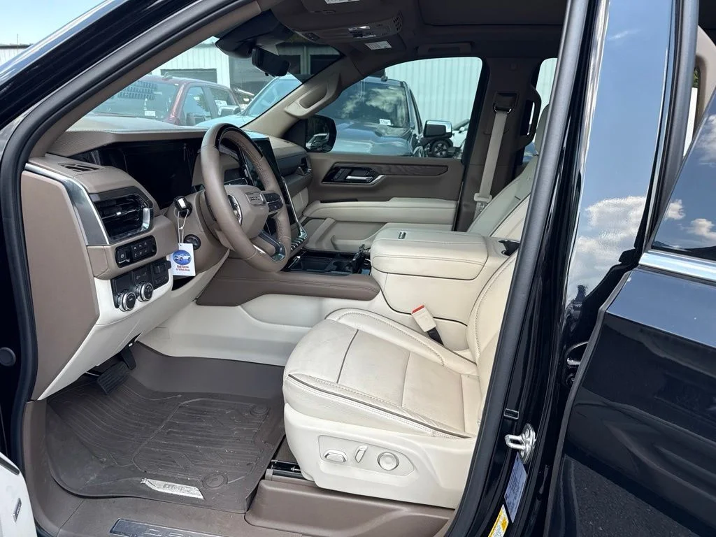 Used 2025 Black GMC Denali image 5