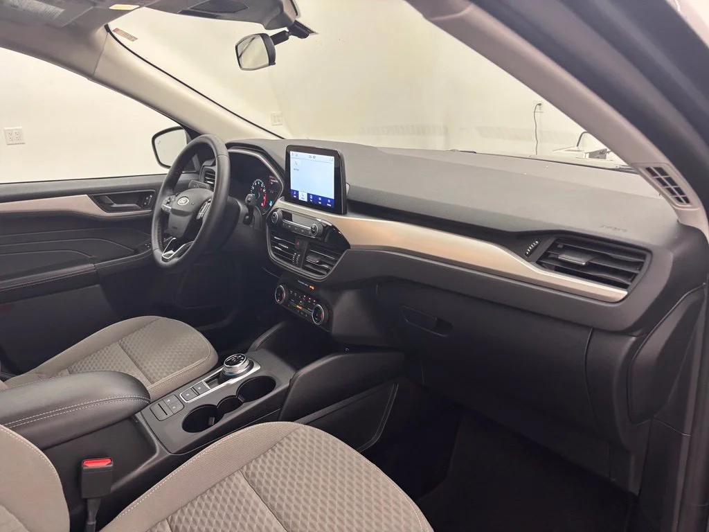 Used 2022 Gray Ford SE image 40
