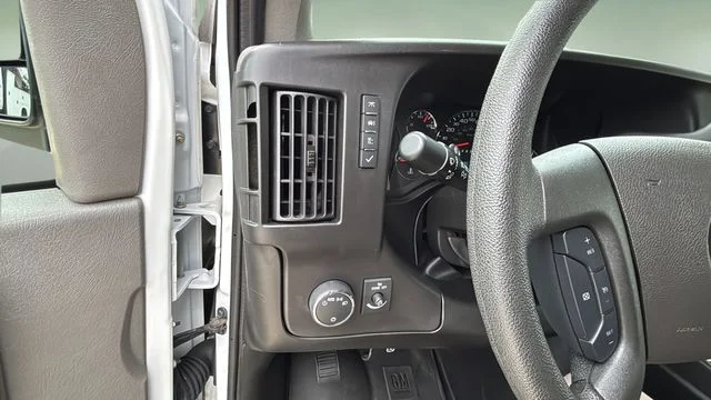 Used 2024 White Chevrolet LT image 18