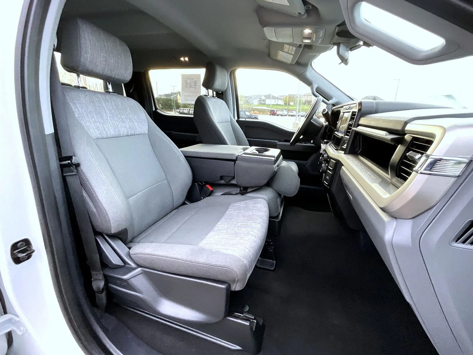 Used 2025 White Ford XLT image 16