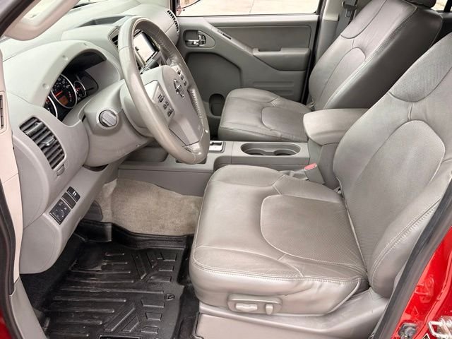 Used 2016 Red Nissan SL image 10
