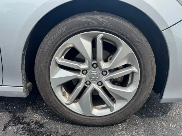 Used 2019 Lunar Silver Metallic Honda LX image 10