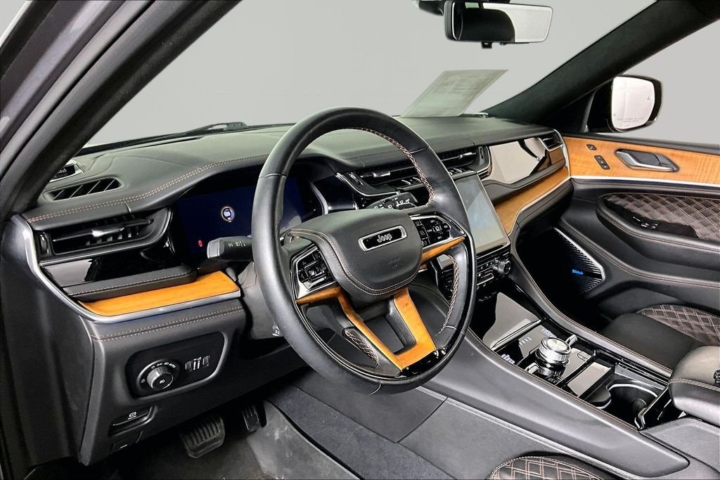 Used 2023 Gray Jeep Summit image 15