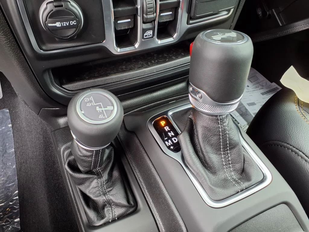 2025 Jeep Wrangler 4-Door Sahara - Photo 17