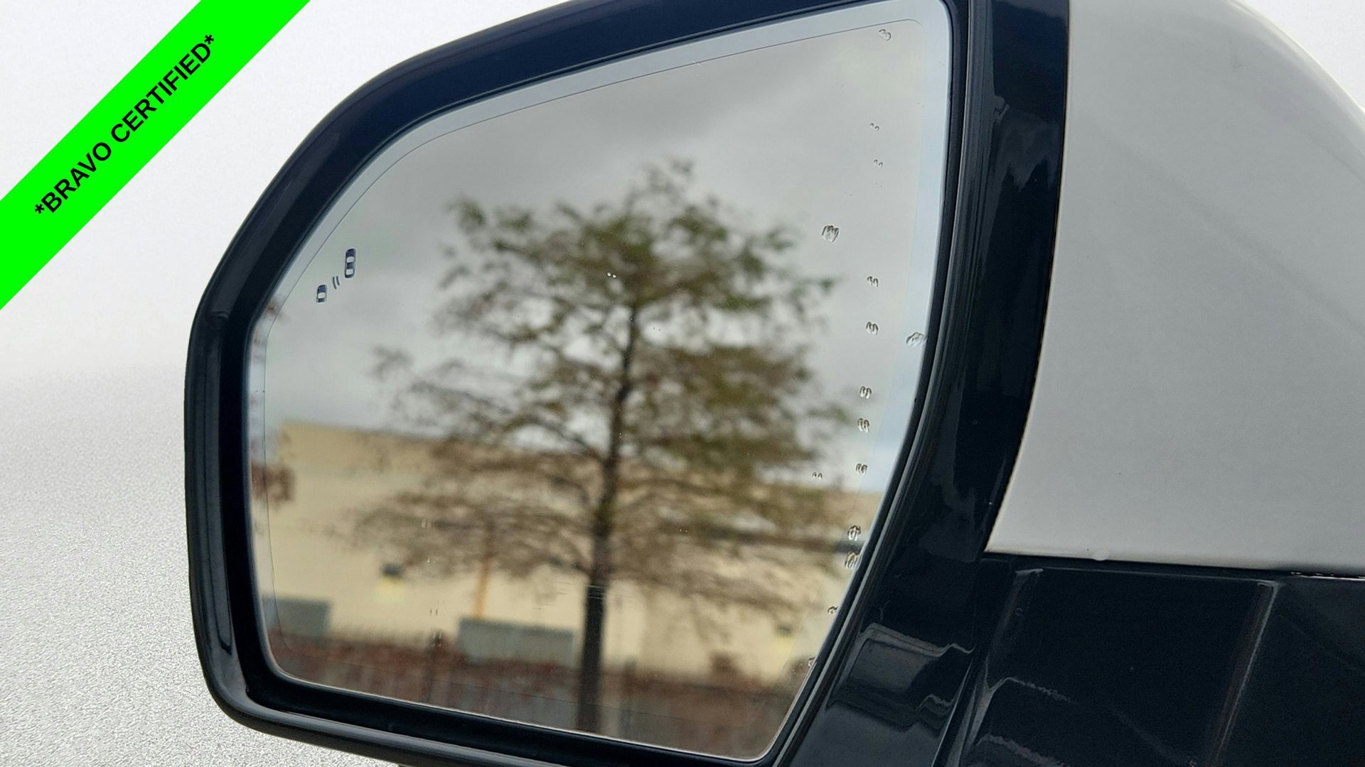 Used 2022  Ford Limited image 14