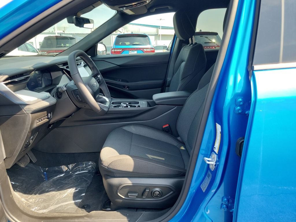 New 2026 Hydro Blue Pearlcoat Jeep Laredo image 15