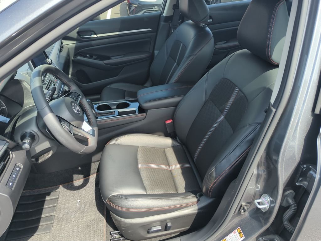 Used 2024 Gray Nissan 2.5 SR image 12